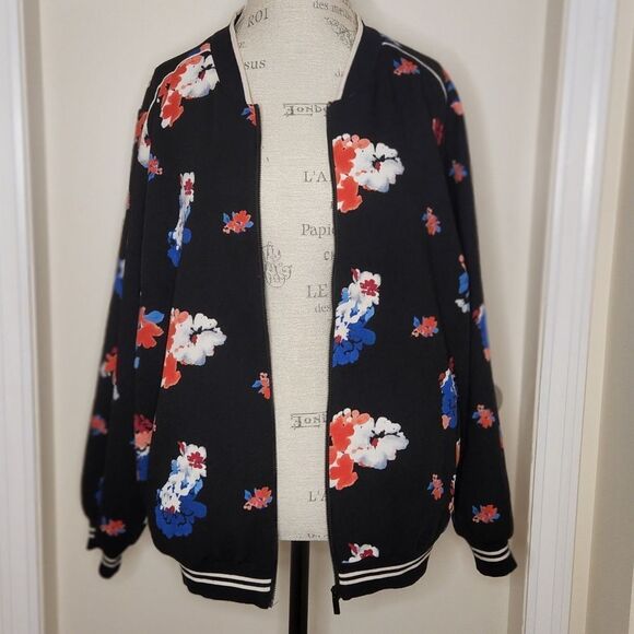 Vince Camuto bomber jacket - Picture 2 of 10